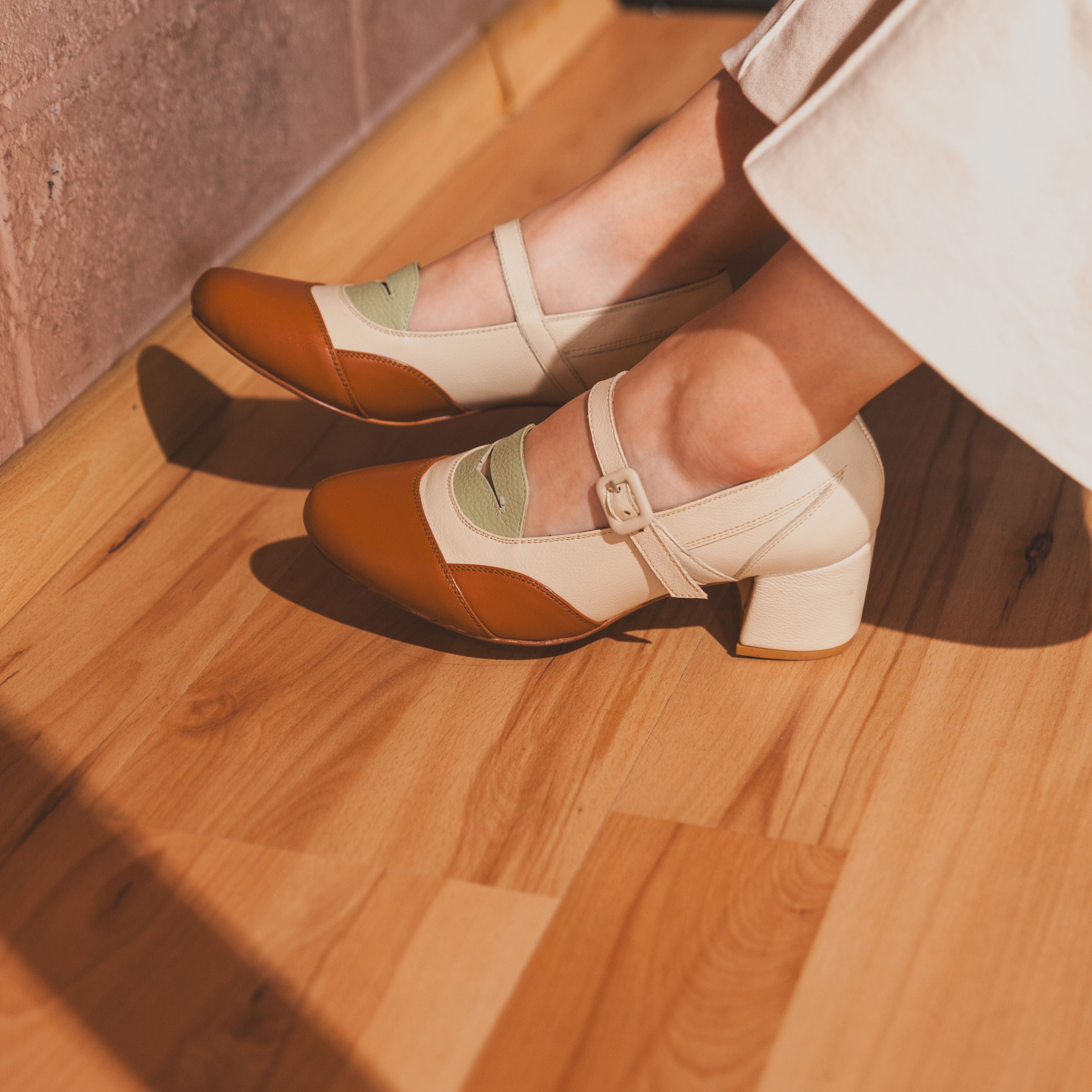 Olympia Beige Romero