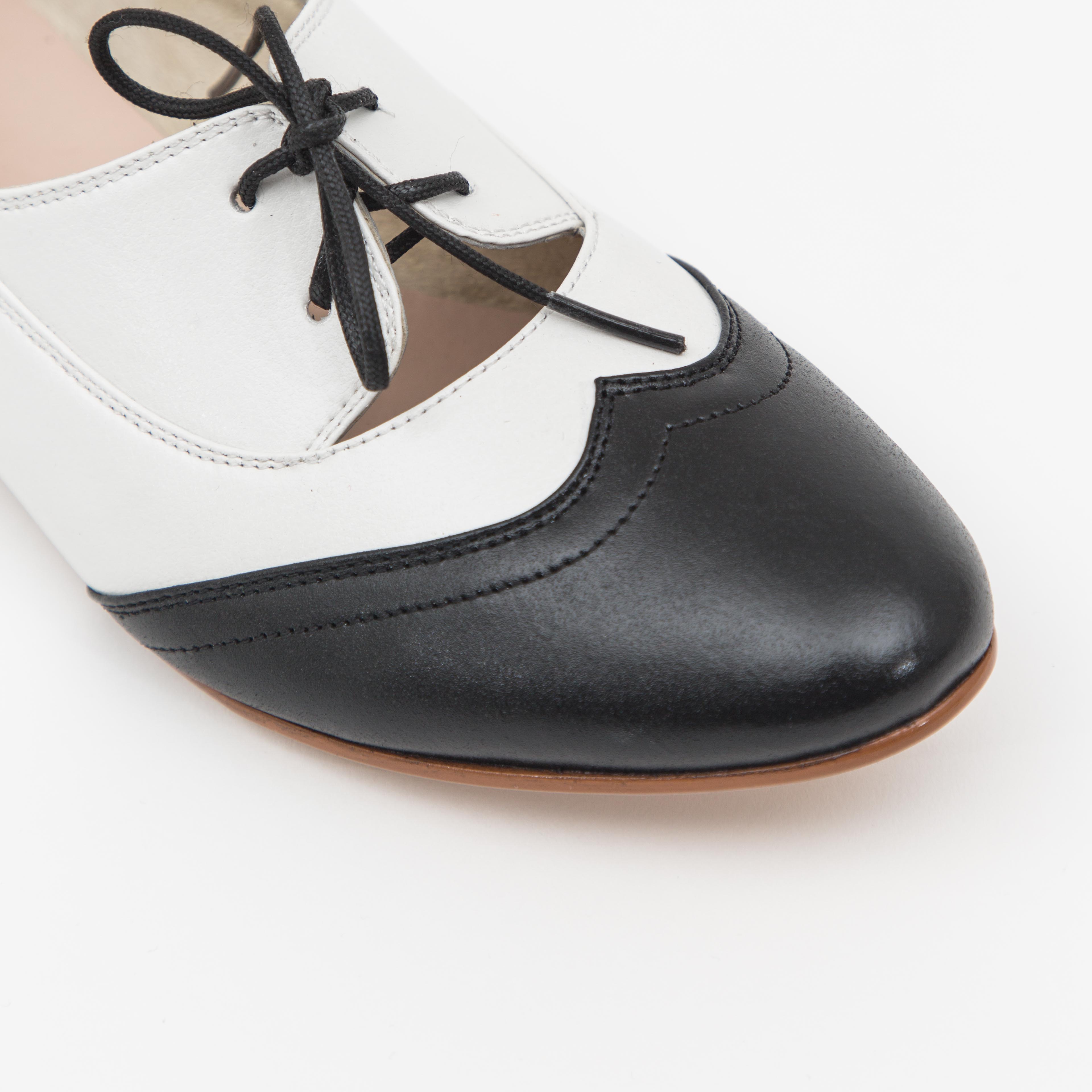 Valentina Blanco y Negro