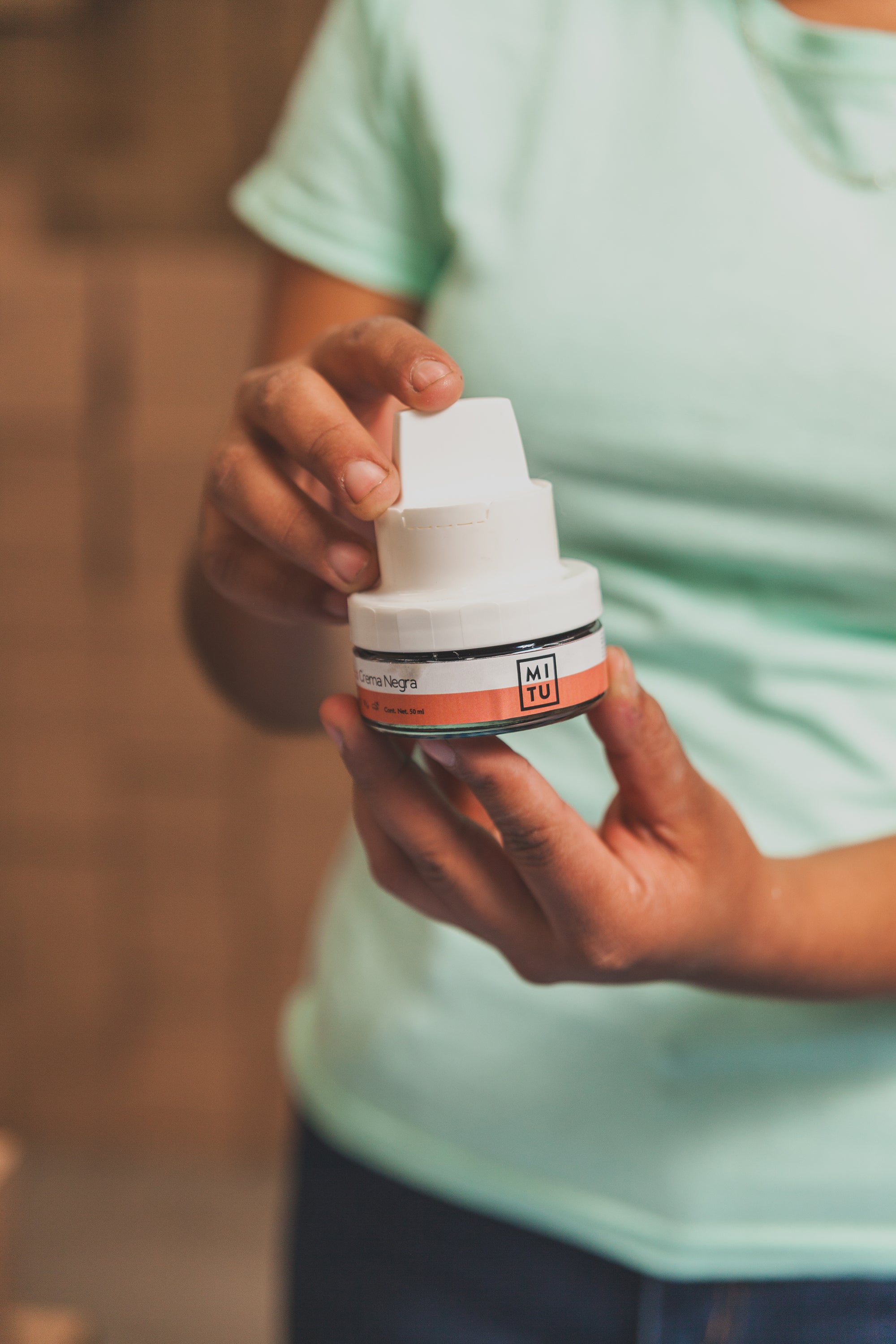 Eco crema autobrillante con esponja para Negro