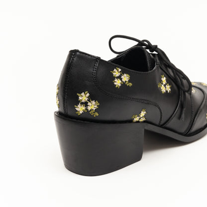 Leonor negro con flores