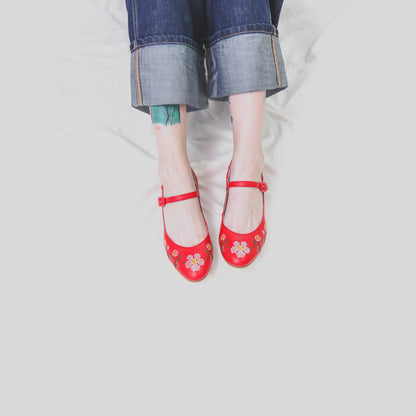 Lola Rojo flores bordado