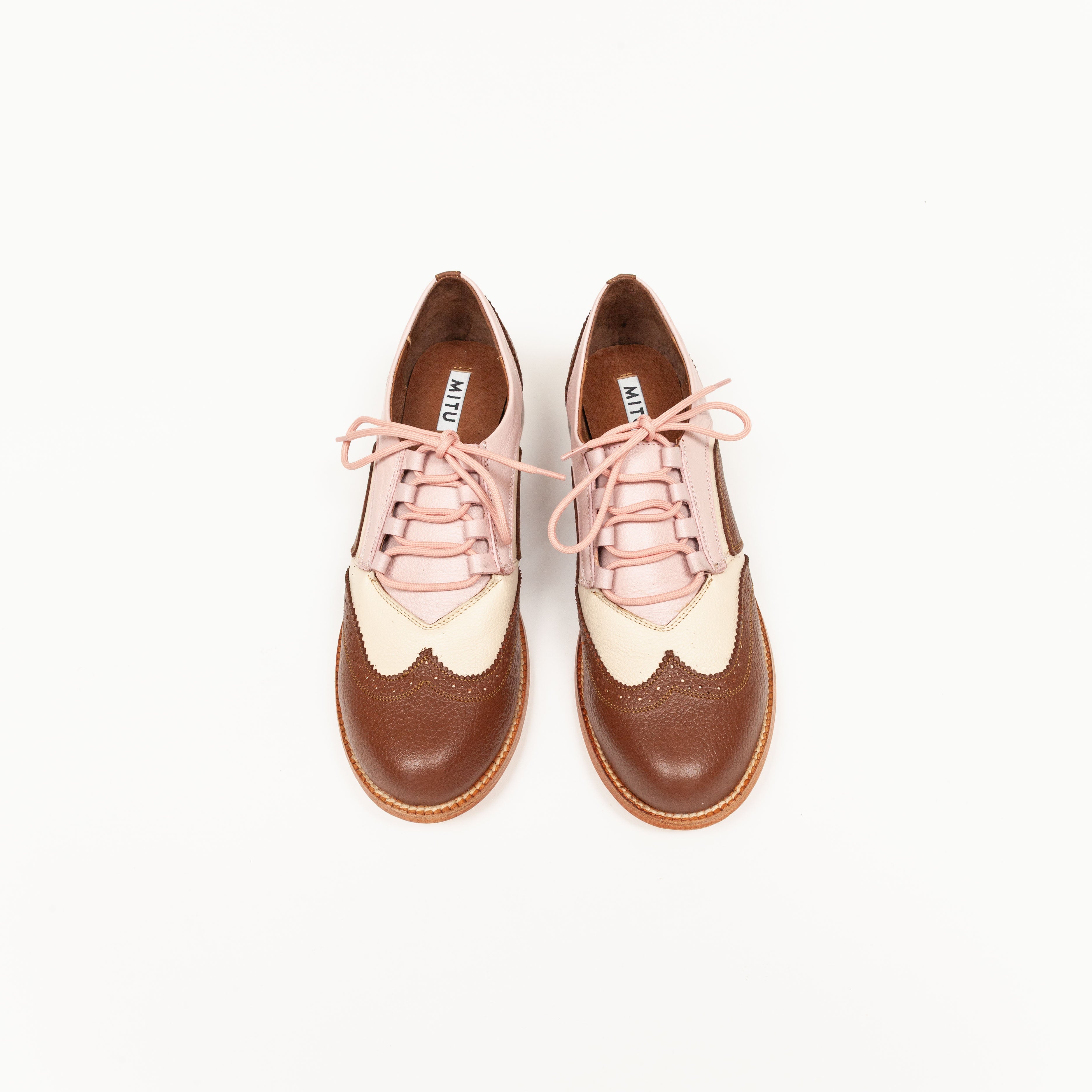 Emilia café con rosa