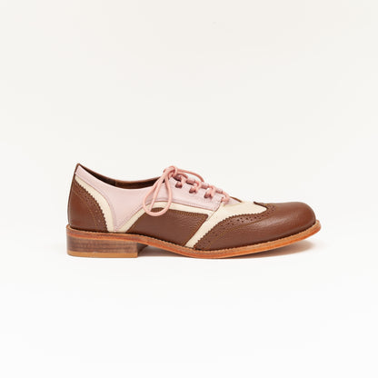 Emilia café con rosa