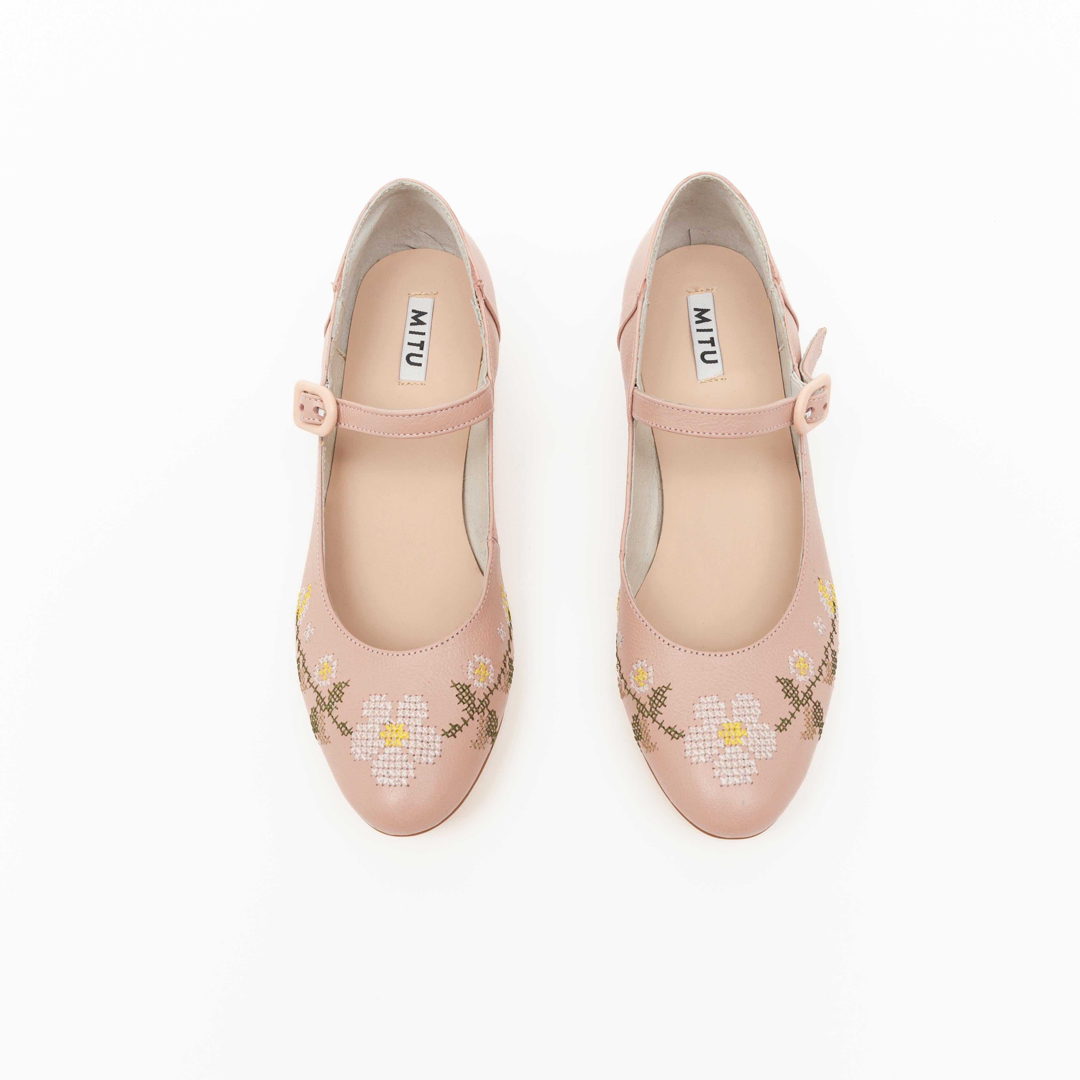 Lola Rosa flores bordado