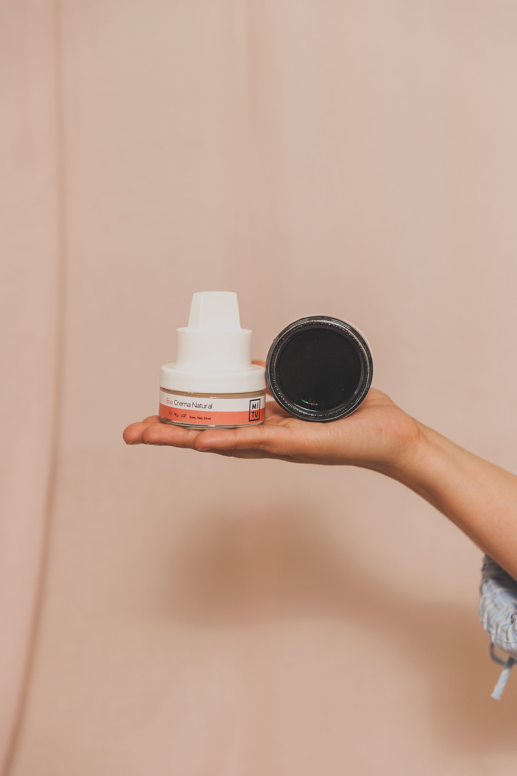 Eco crema autobrillante con esponja para Negro