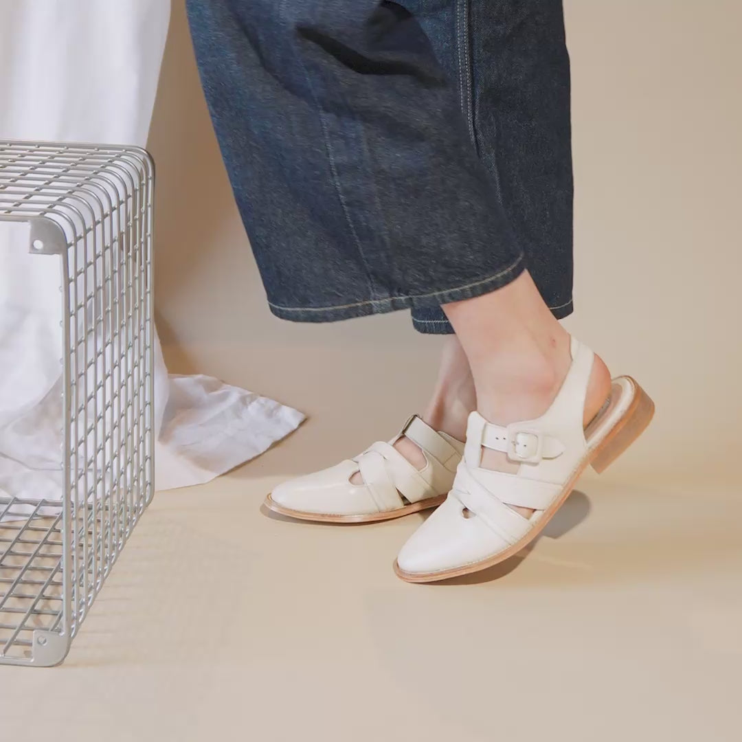 Cargar video: Vera Beige