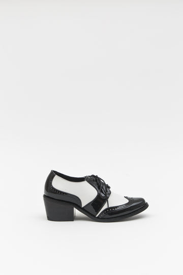  Zapato negro oxford mujer | Leonor Blanco y Negro